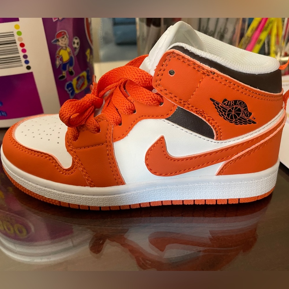 Worn but great condition (KIDS) Air Jordan’s